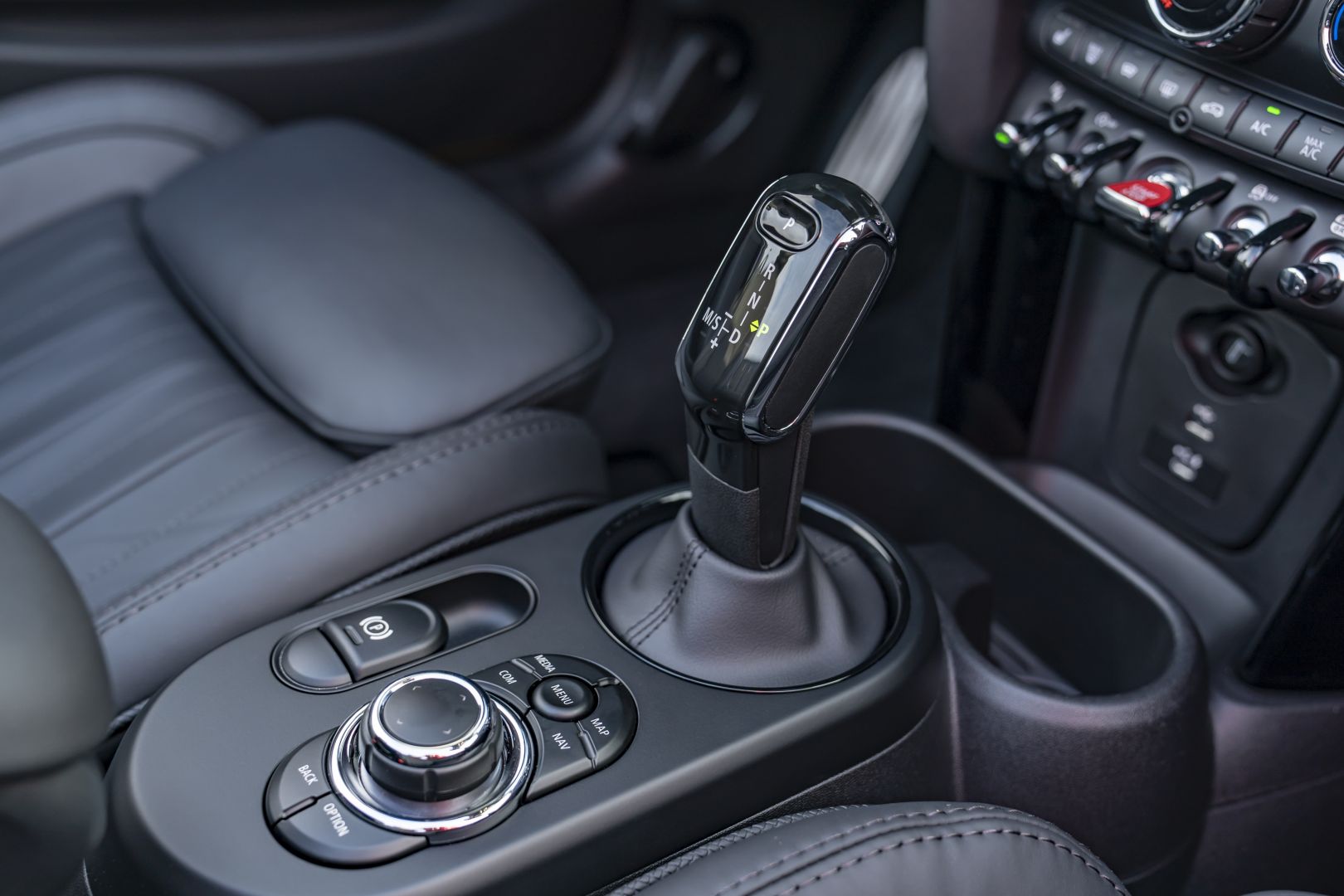 Mini Convertible photo 160