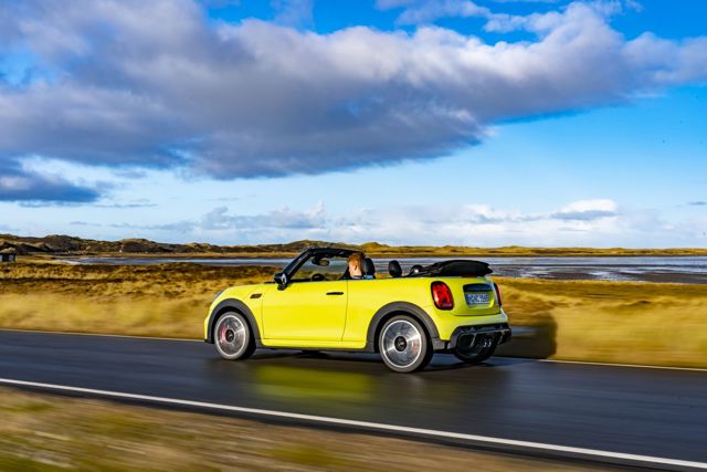 Mini Convertible photo 77