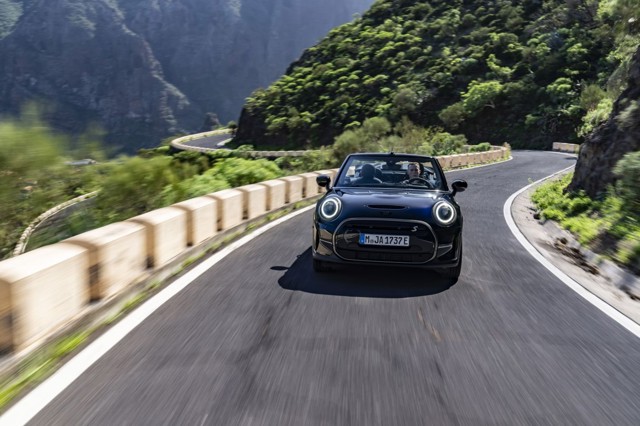 Mini Convertible photo 86
