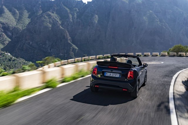 Mini Convertible photo 88