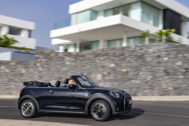Mini Convertible photo 89