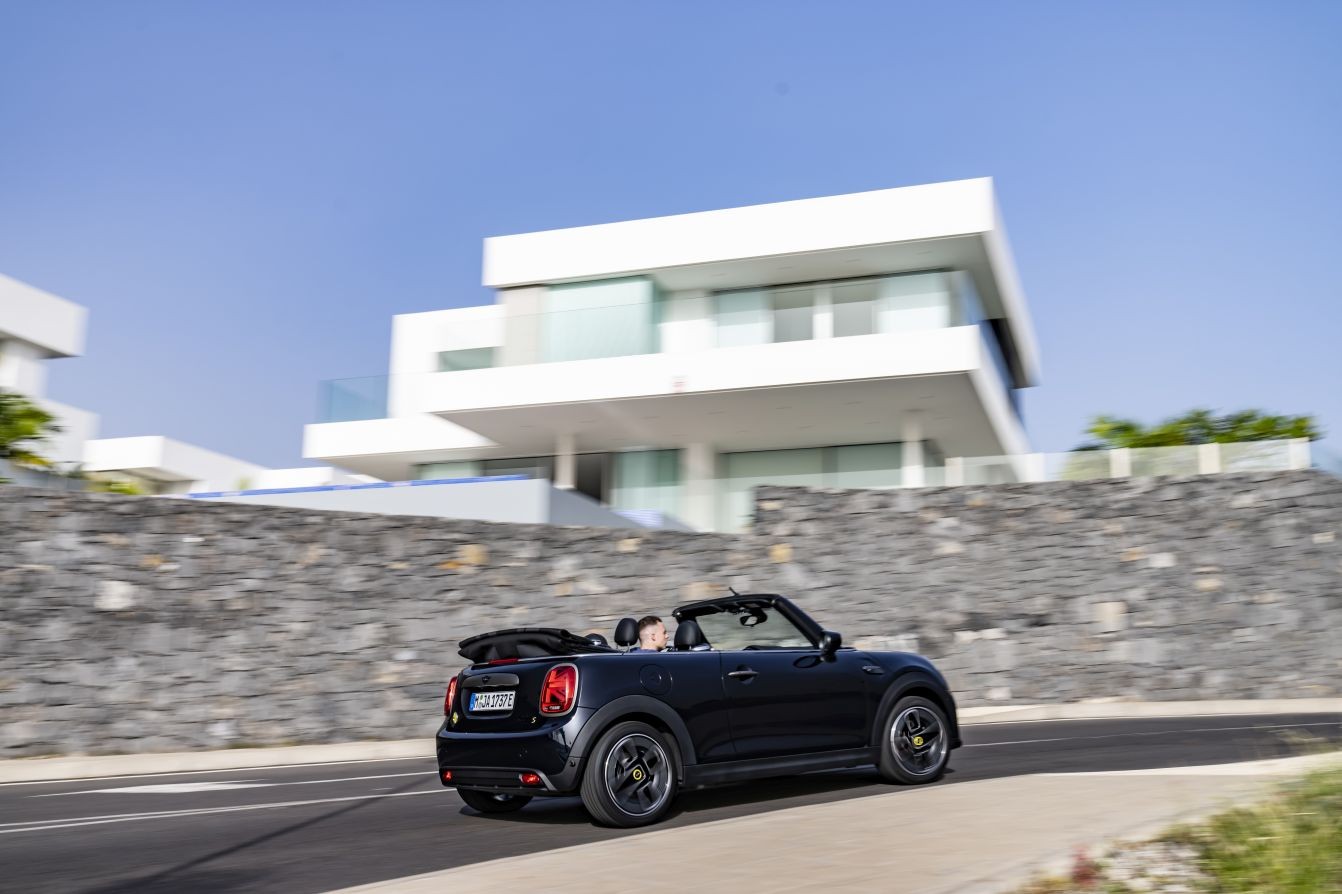 Mini Convertible photo 90