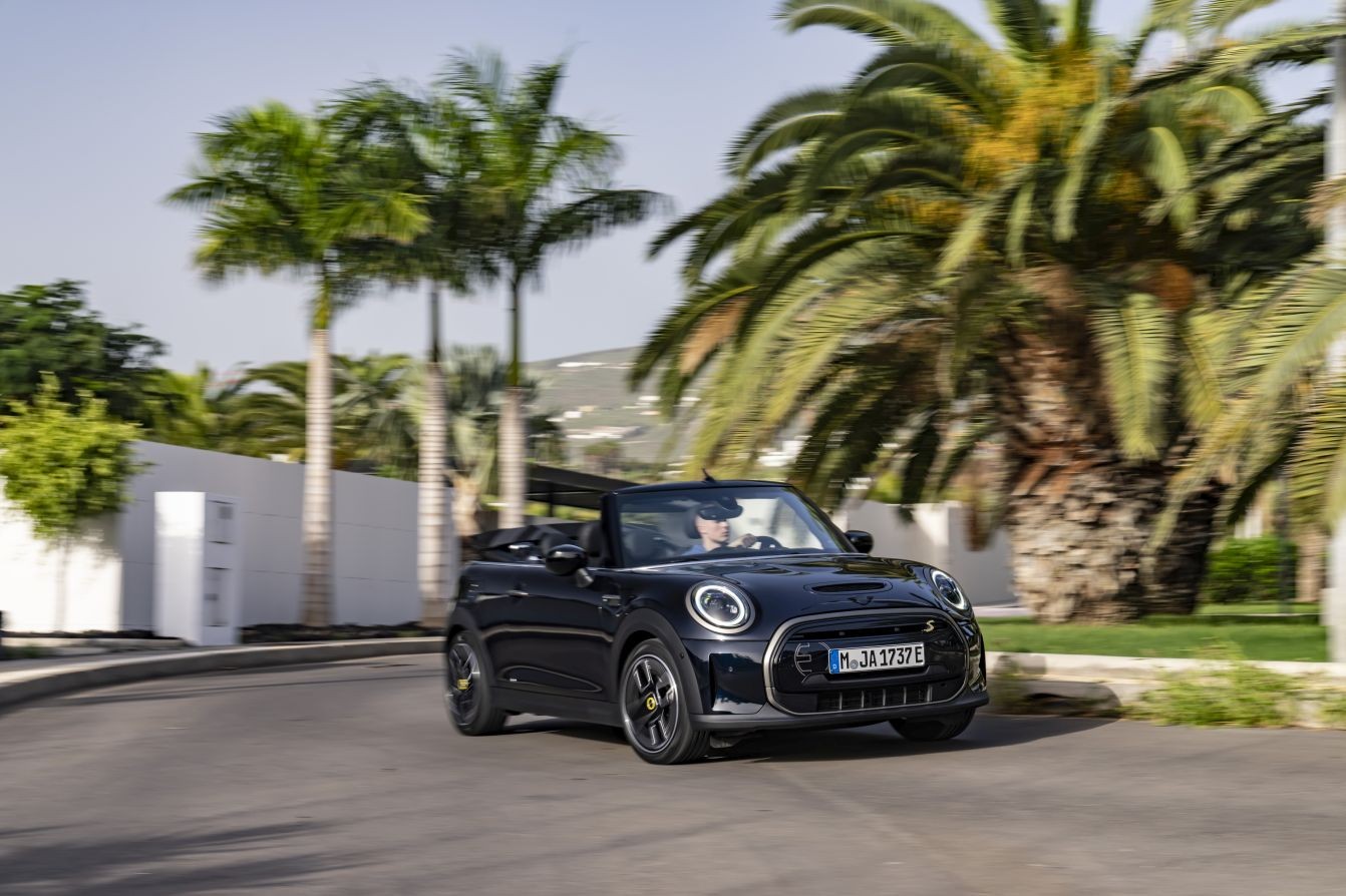 Mini Convertible photo 92