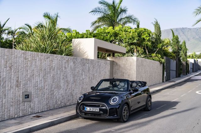 Mini Convertible photo 93