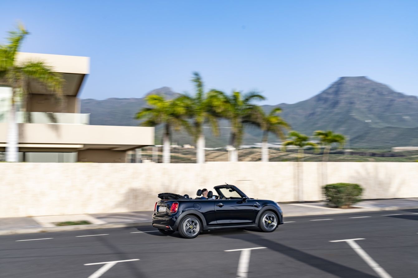 Mini Convertible photo 98