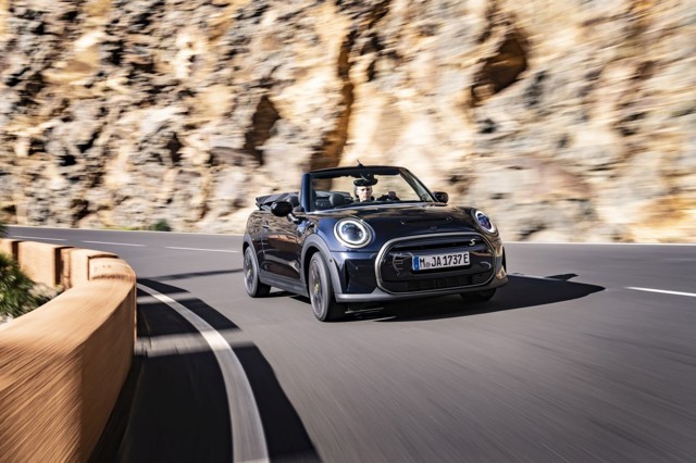 Mini Convertible photo 105