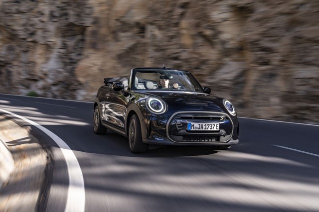 Mini Convertible photo 106