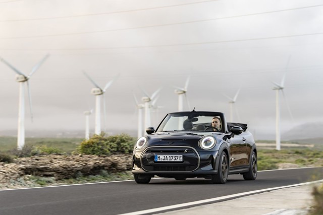 Mini Convertible photo 114