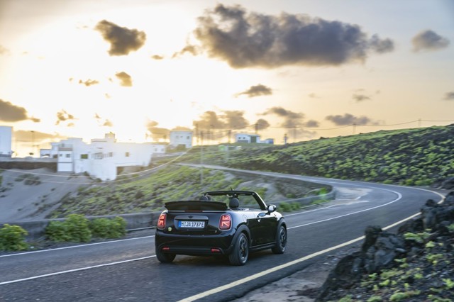 Mini Convertible photo 118