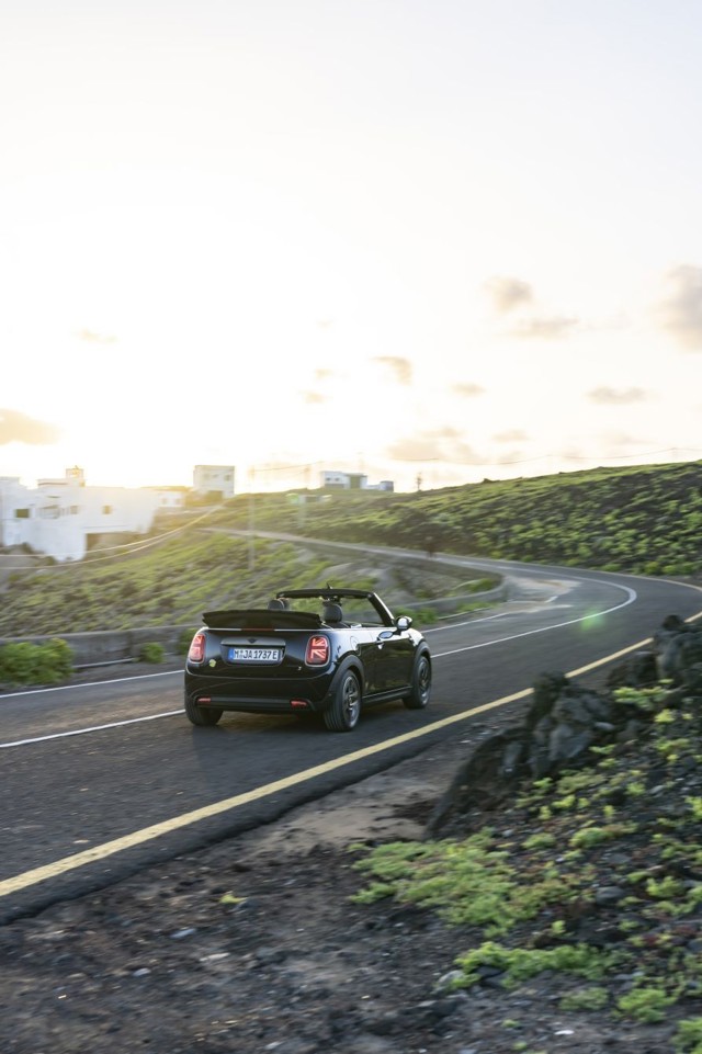 Mini Convertible photo 120