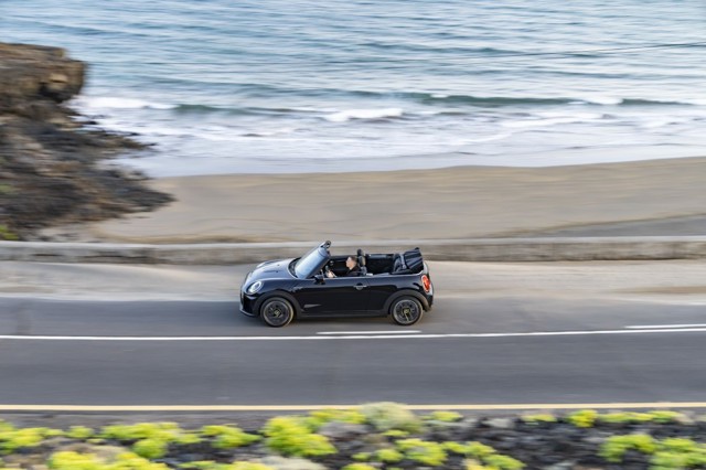 Mini Convertible photo 122
