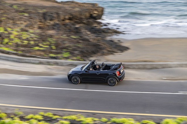 Mini Convertible photo 123