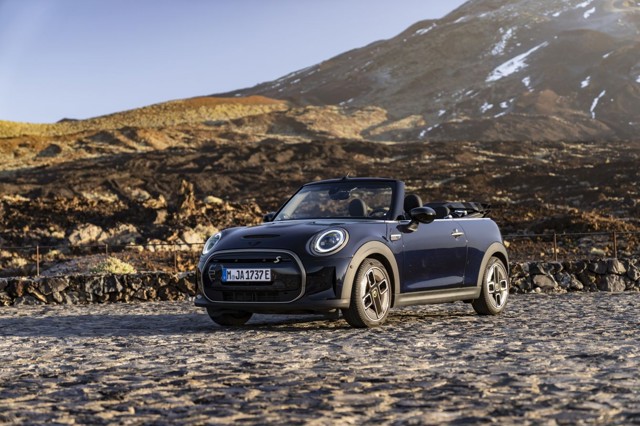 Mini Convertible photo 130