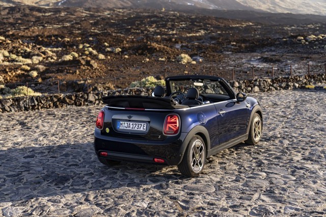 Mini Convertible photo 141