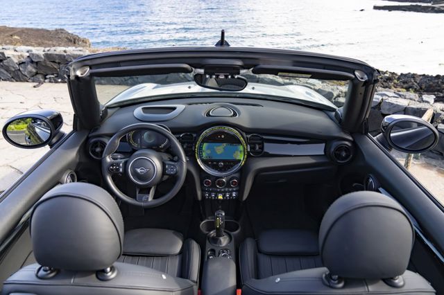 Mini Convertible photo 237