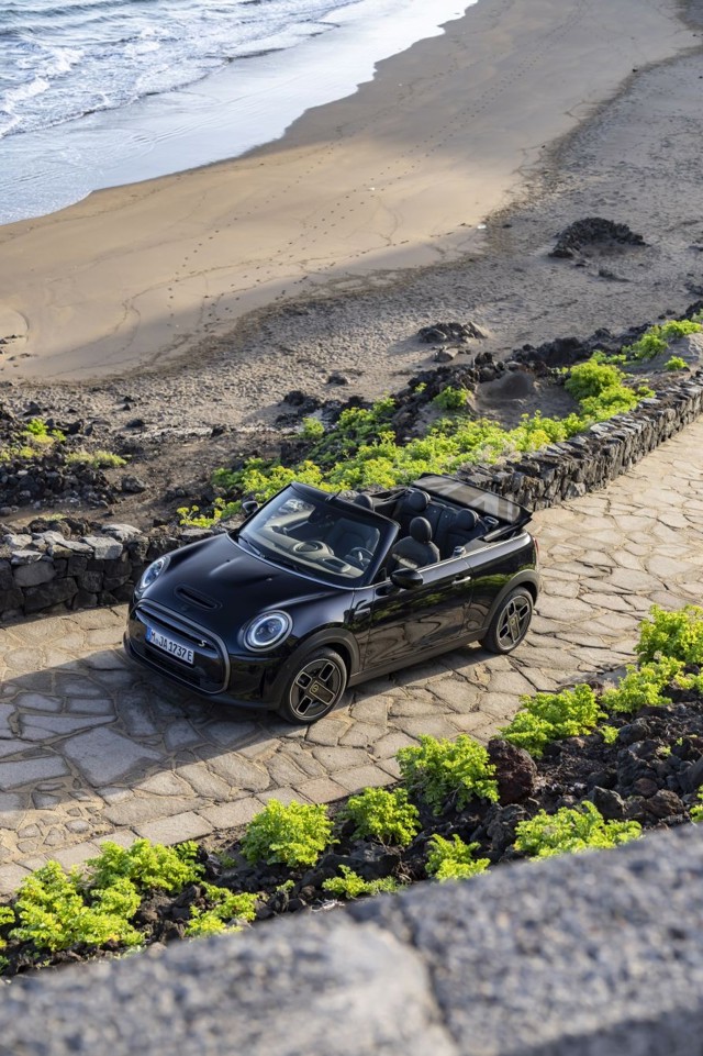 Mini Convertible photo 151