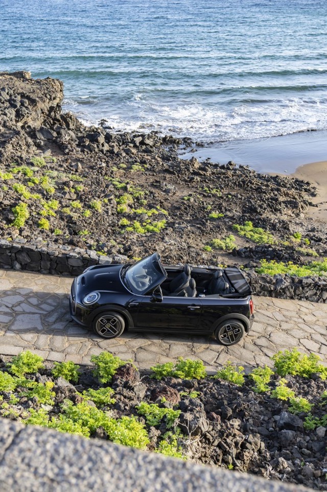 Mini Convertible photo 152