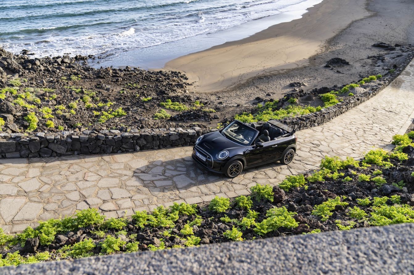 Mini Convertible photo 154