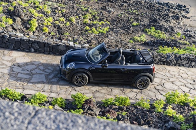 Mini Convertible photo 155