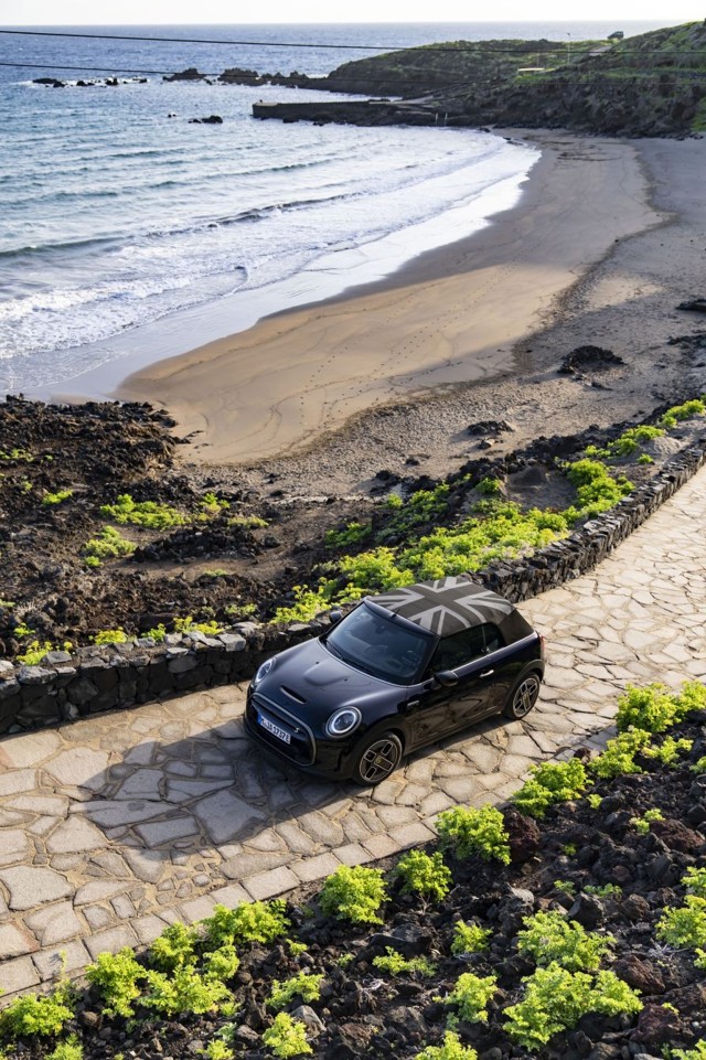 Mini Convertible photo 157
