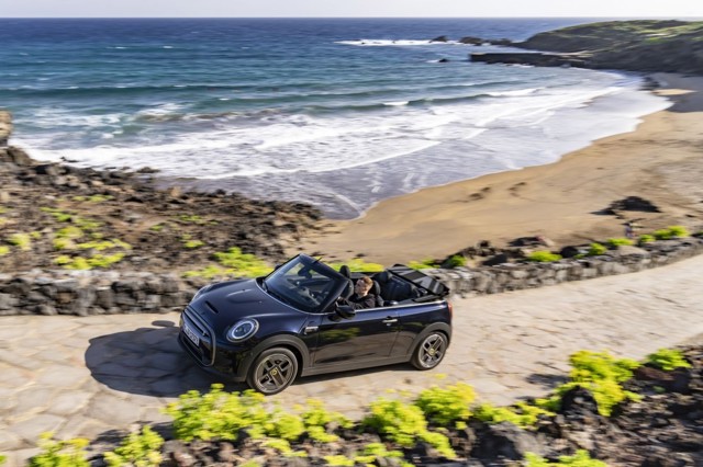Mini Convertible photo 163
