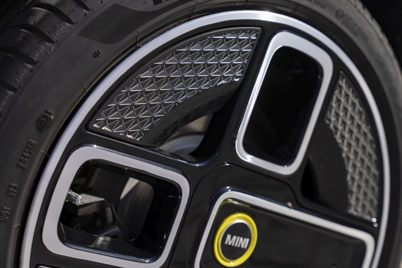 Mini Convertible photo 186