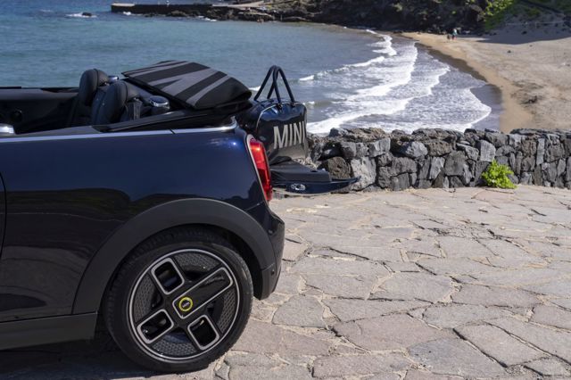 Mini Convertible photo 196