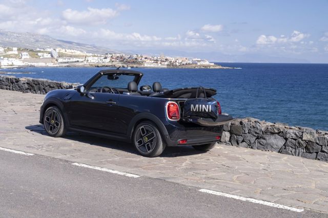 Mini Convertible photo 197