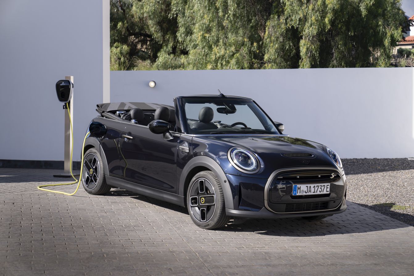 Mini Convertible photo 200