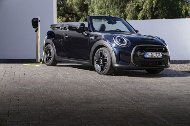 Mini Convertible photo 204