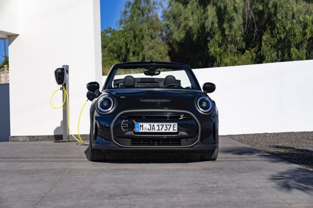 Mini Convertible photo 207