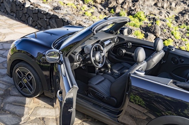 Mini Convertible photo 244