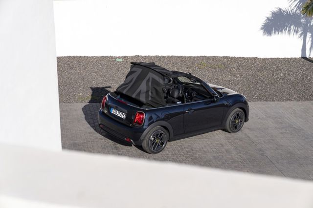 Mini Convertible photo 218
