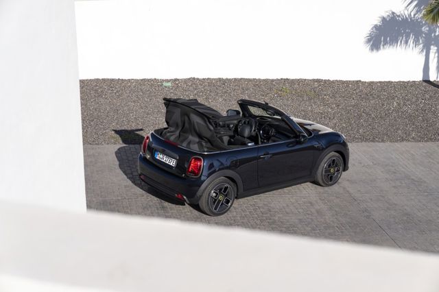Mini Convertible photo 219