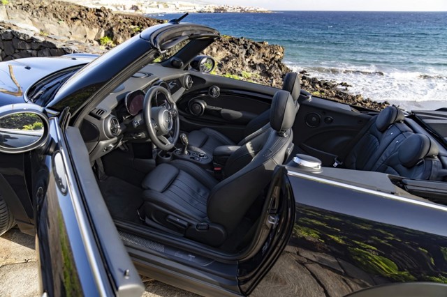 Mini Convertible photo 246