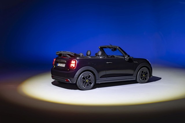 Mini Convertible photo 5