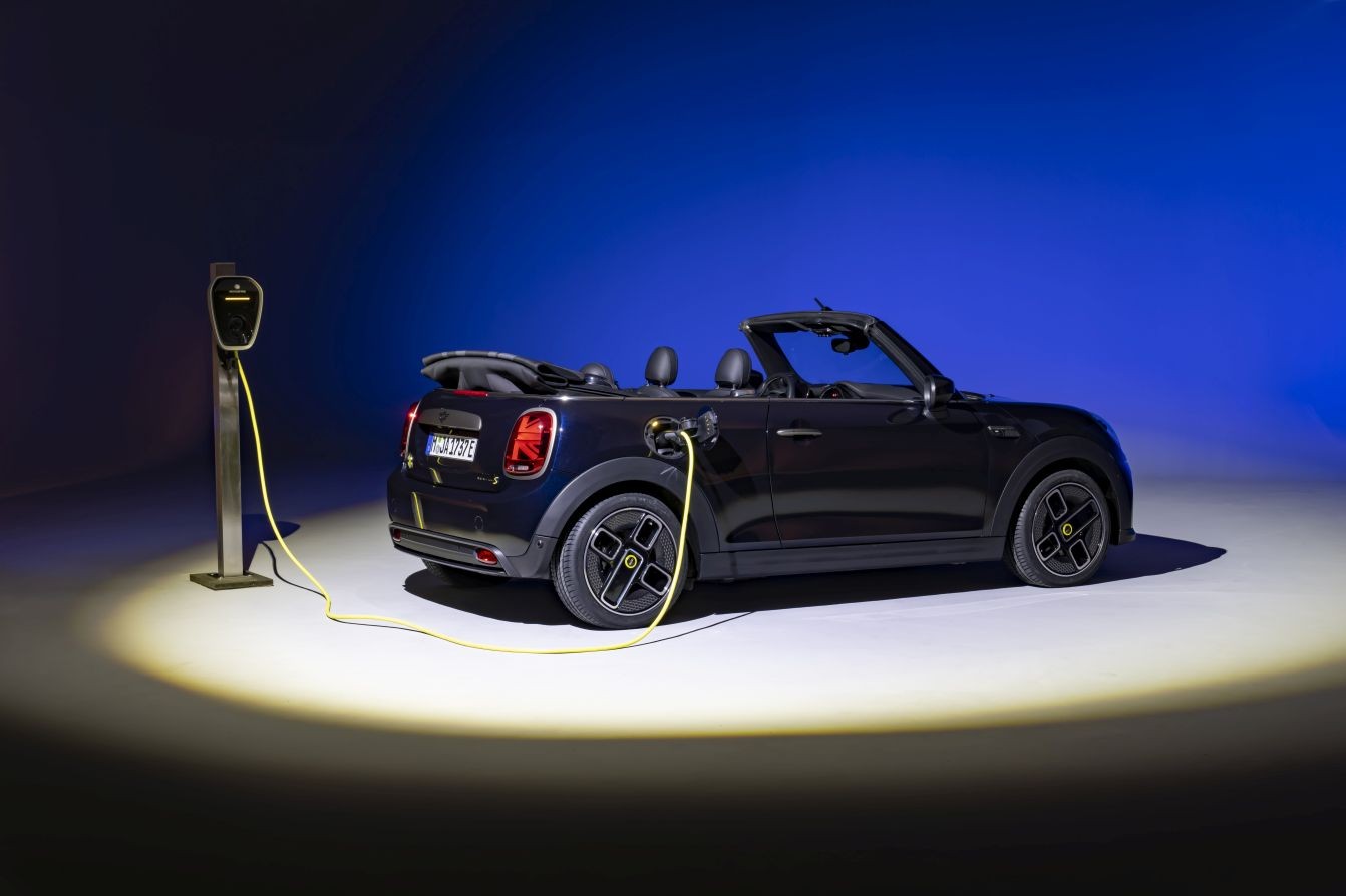 Mini Convertible photo 7