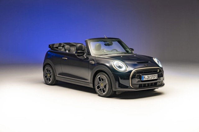 Mini Convertible photo 8