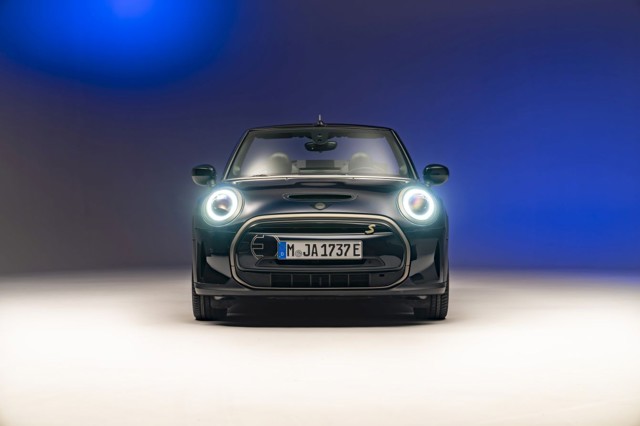 Mini Convertible photo 9