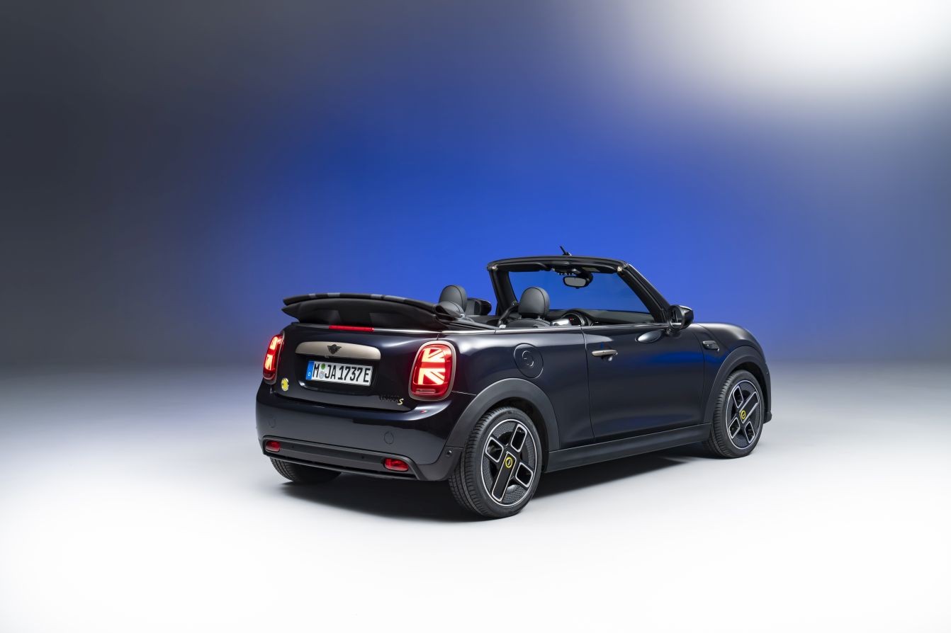 Mini Convertible photo 10