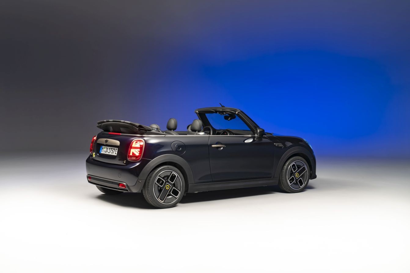 Mini Convertible photo 11
