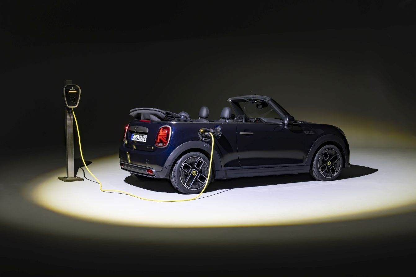 Mini Convertible photo 17