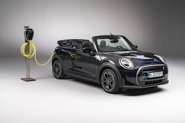 Mini Convertible photo 18
