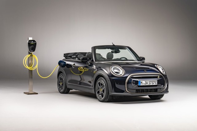 Mini Convertible photo 19