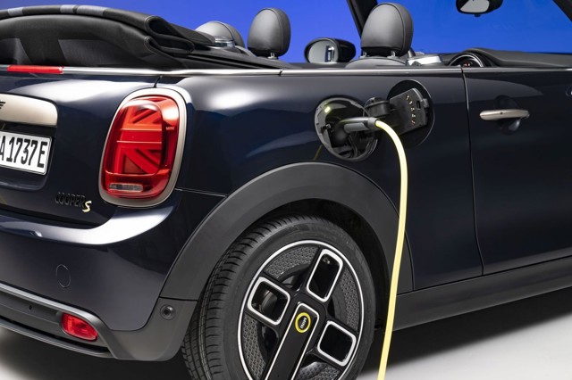 Mini Convertible photo 21