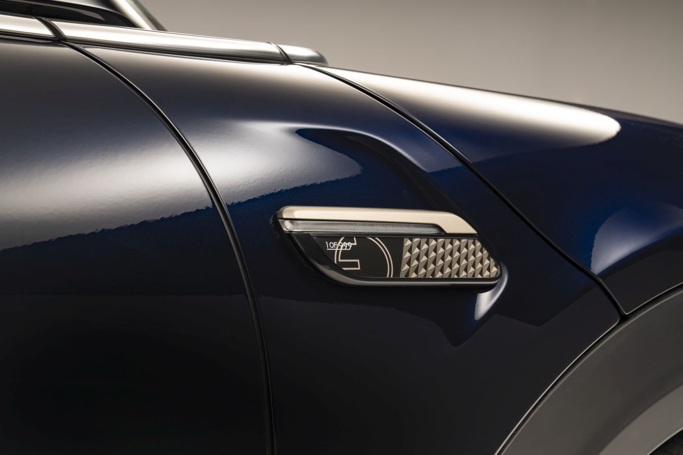 Mini Convertible photo 25