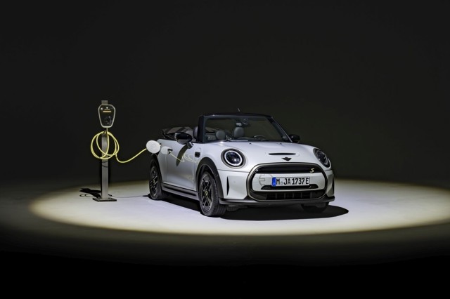 Mini Convertible photo 28