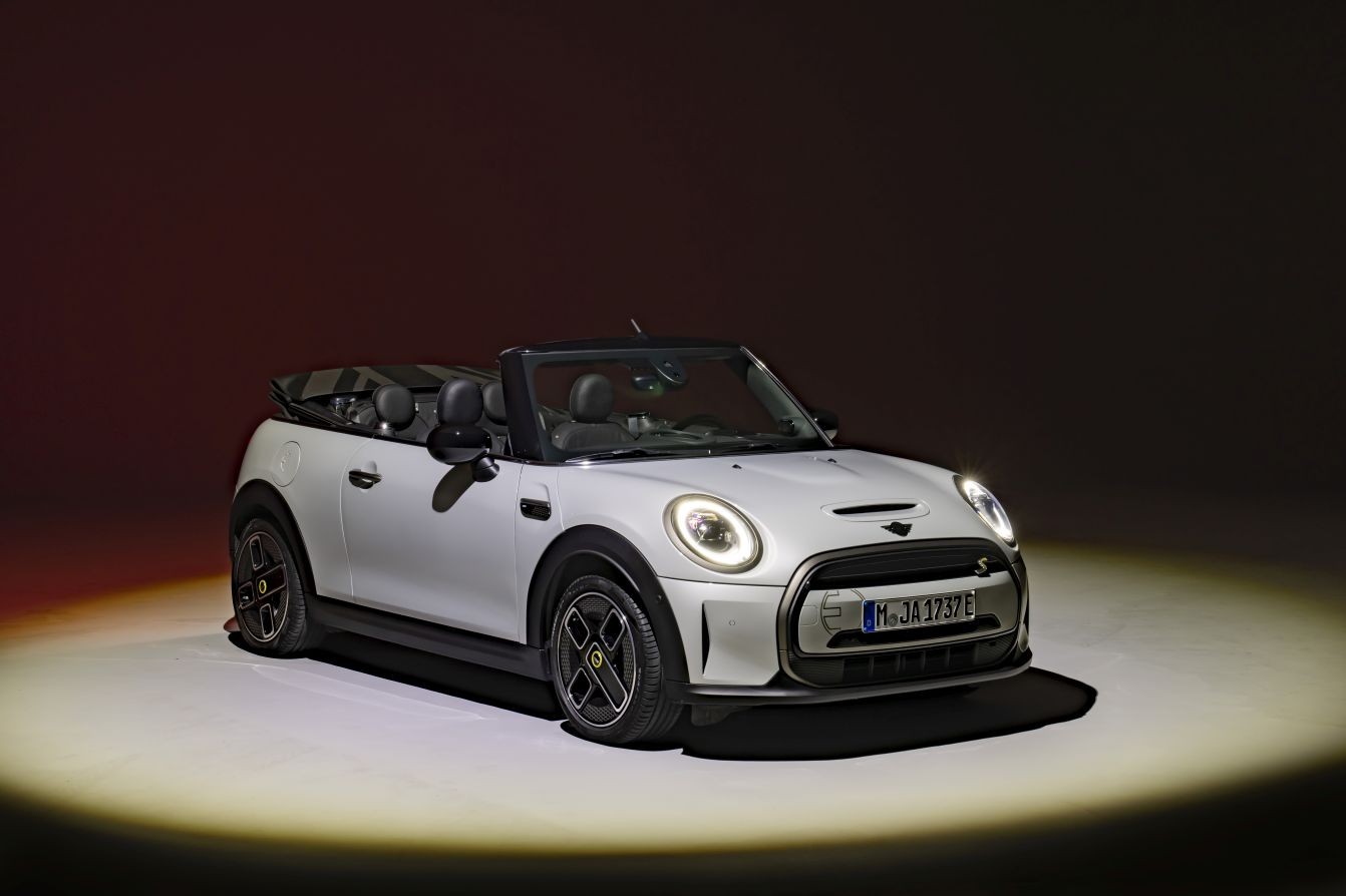 Mini Convertible photo 34
