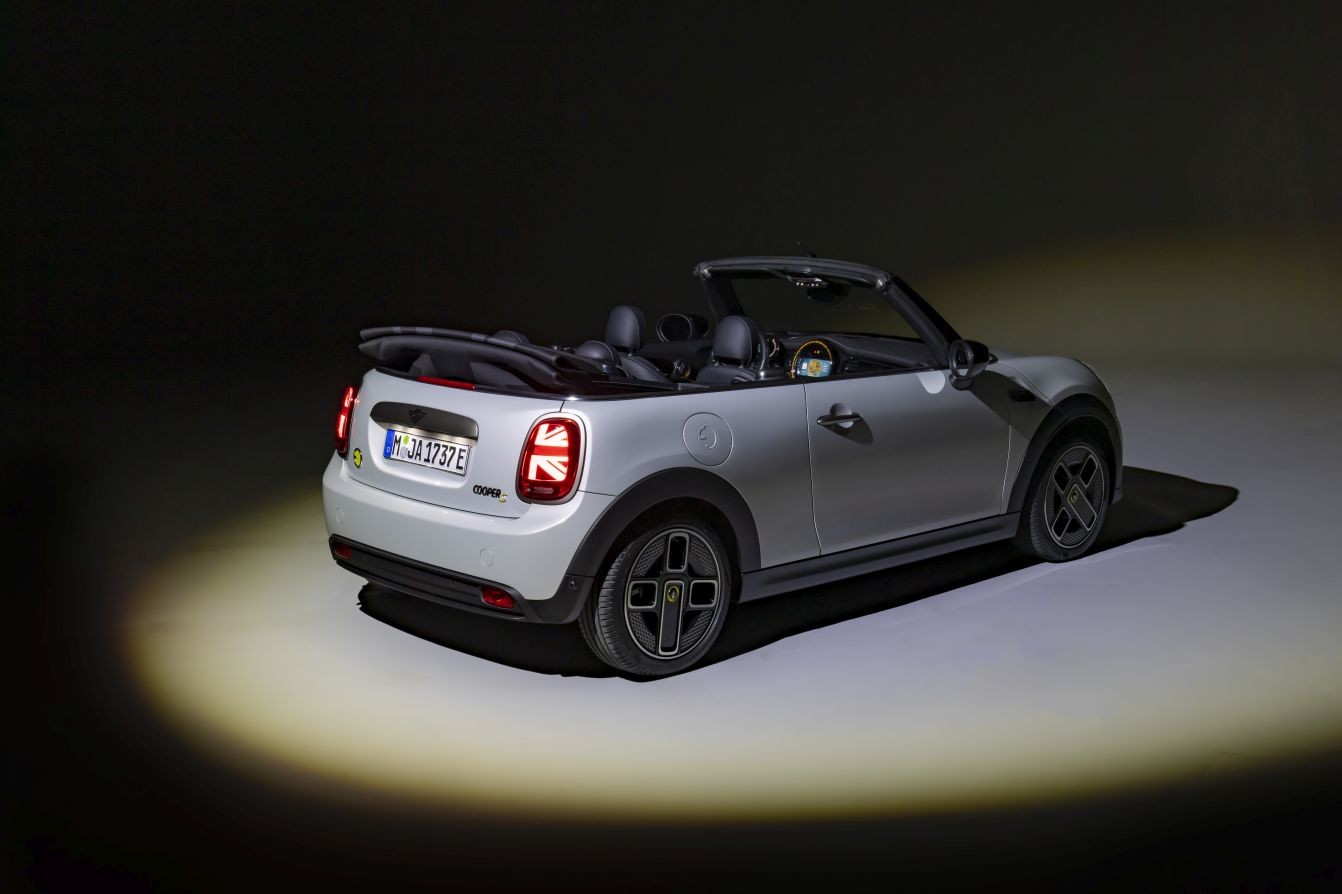 Mini Convertible photo 35