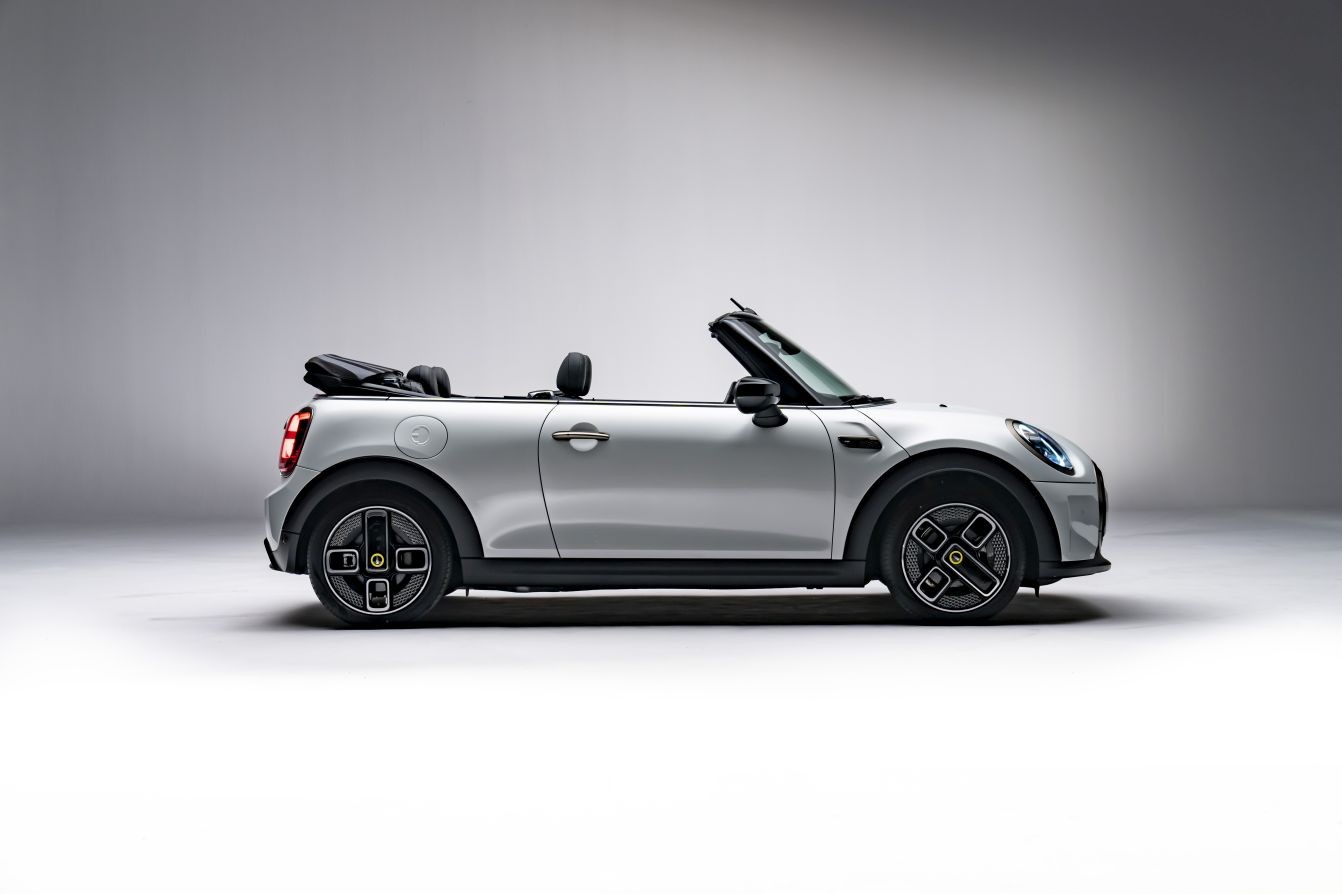 Mini Convertible photo 36